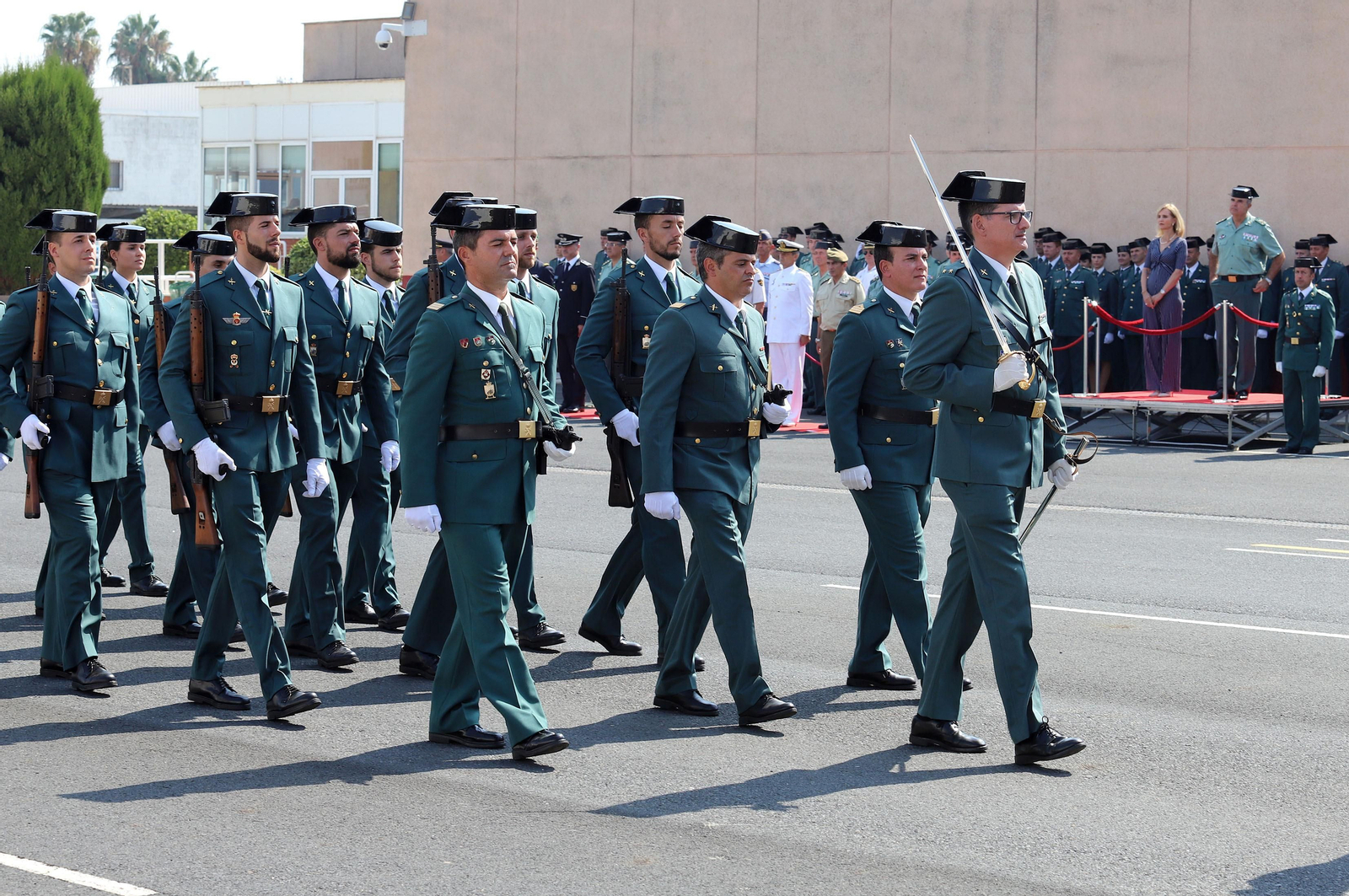 Imágenes de la toma de posesión de Andrés López como coronel jefe de la Comandancia de la Guardia Civil en Huelva