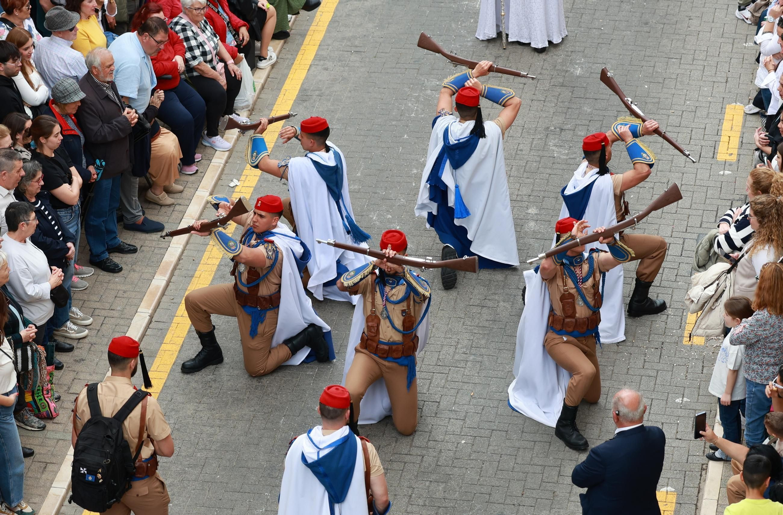 El Cautivo, en su procesión del Lunes Santo en Málaga, en fotos