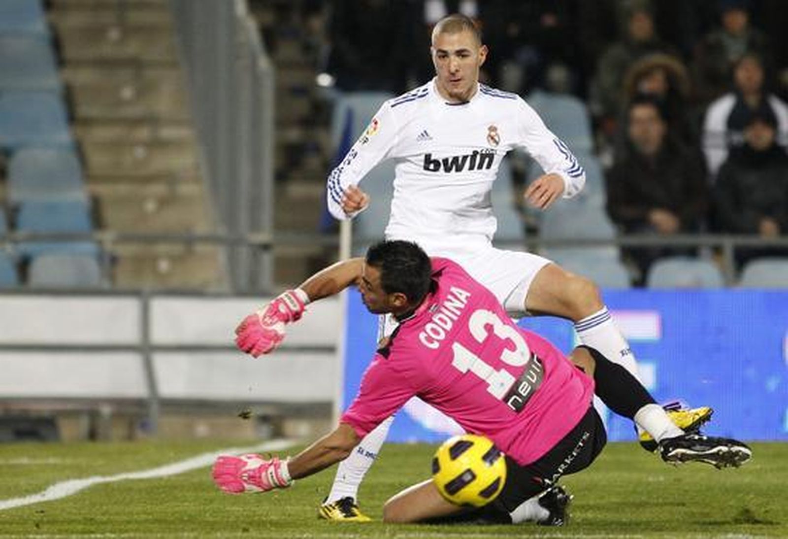 El Madrid estrena 2011 con una victoria frente al Getafe.  Foto: Reuter-AFP