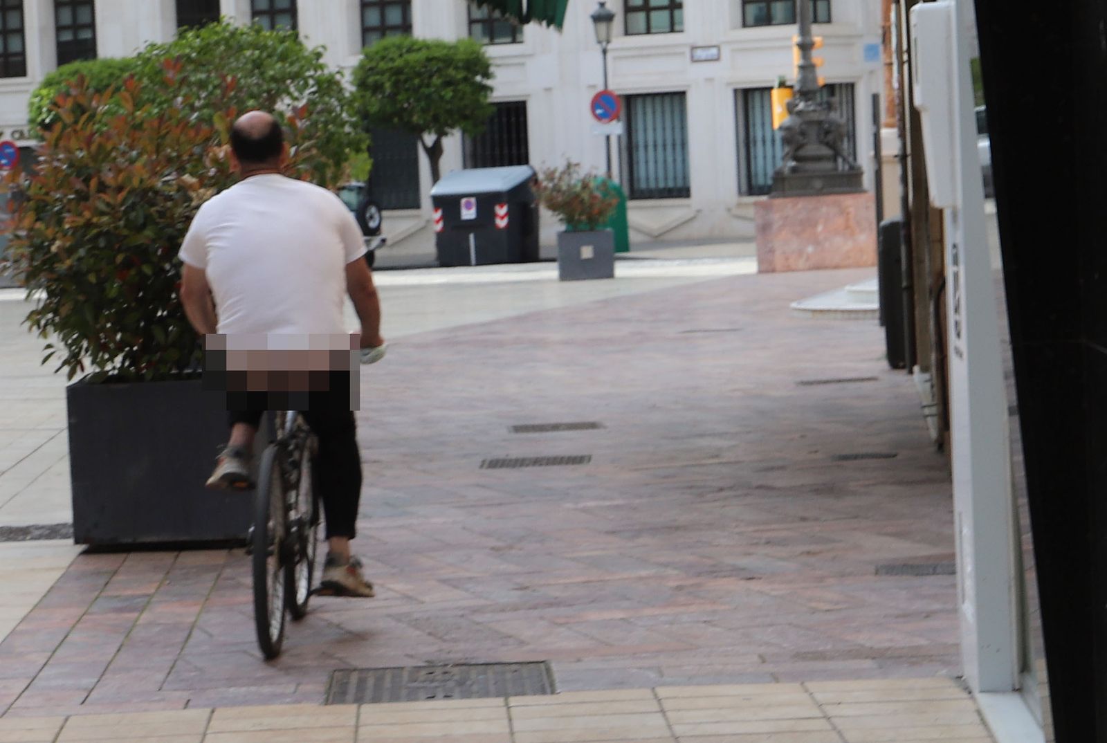 Persecución a un ciclista con el estado de alarma en Huelva