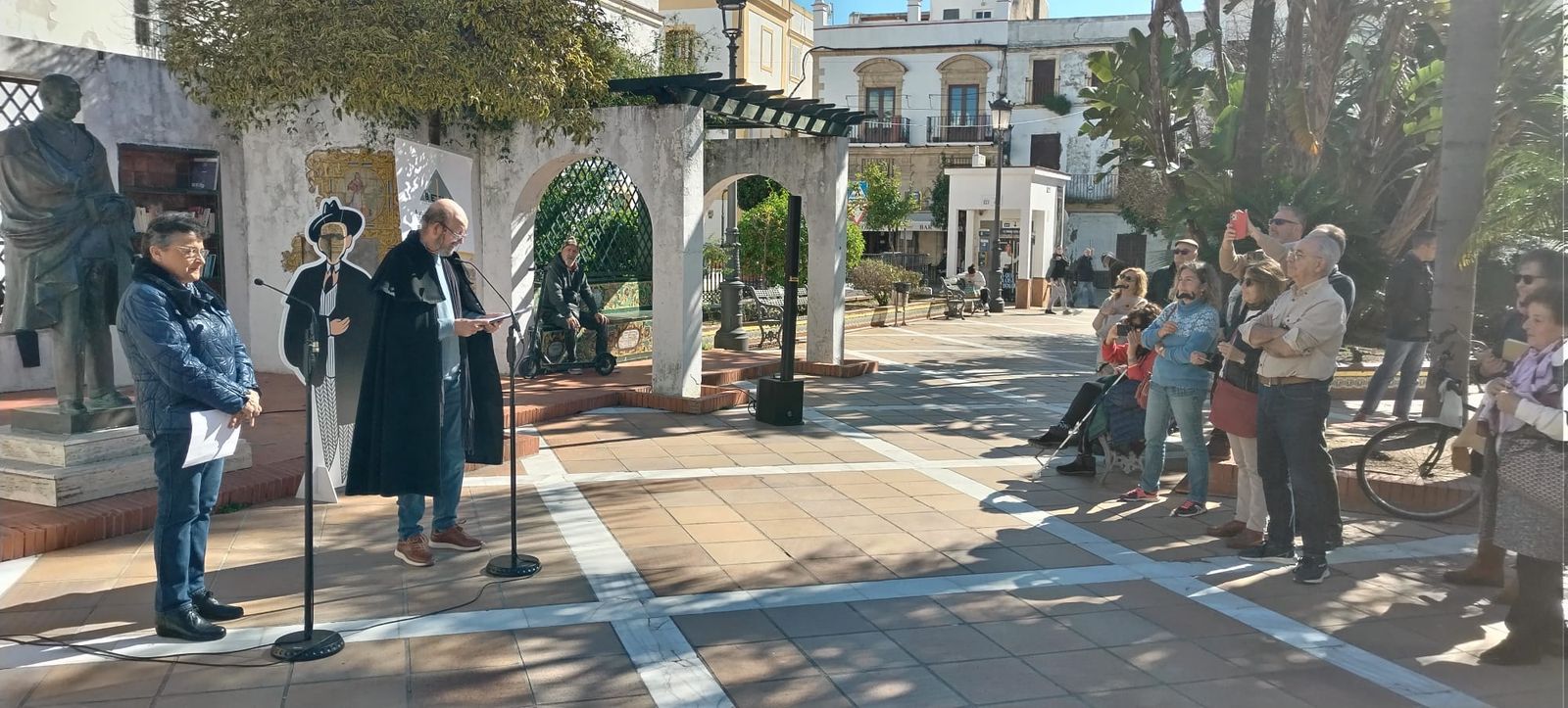 Un momento del acto celebrado este viernes en la plaza Isaac Peral.