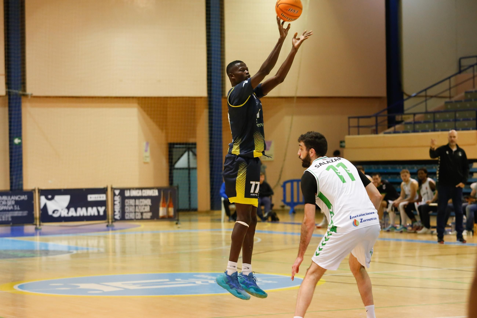 Las fotos del Udea-Zornotza de la Segunda FEB