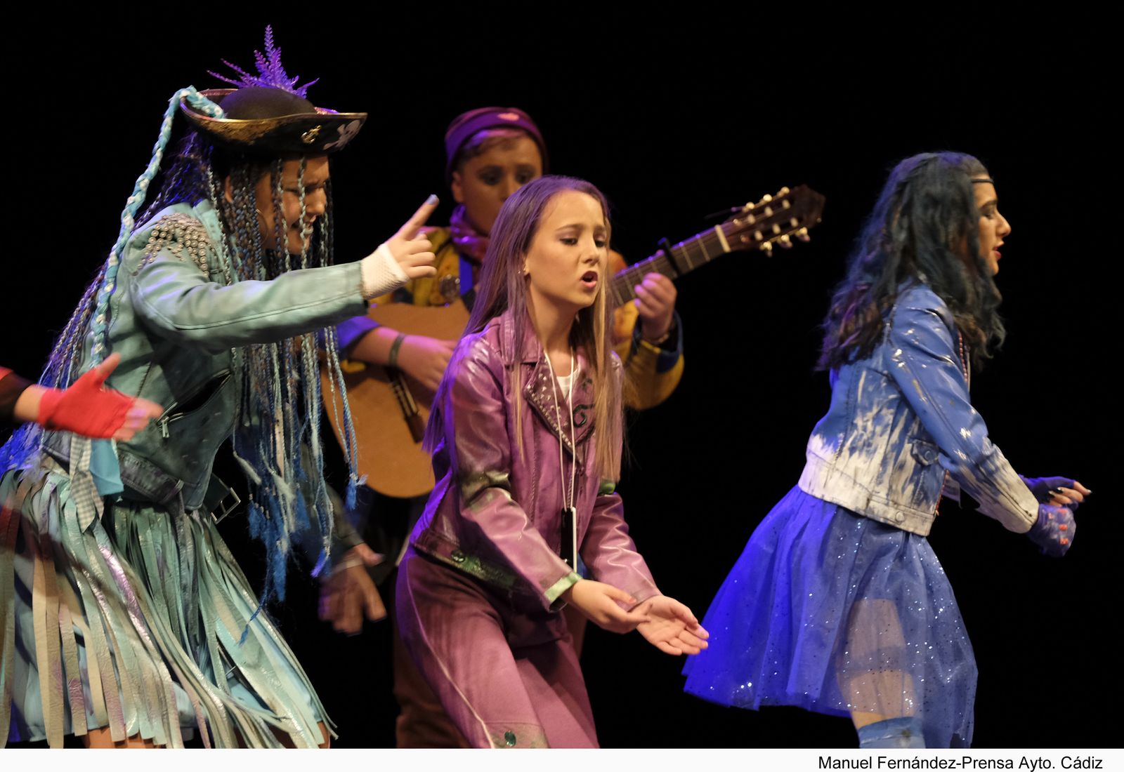 La comparsa 'Los descendientes' actuó como invitada.