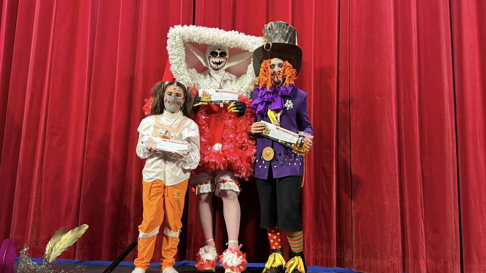 Los disfraces del público premiados.