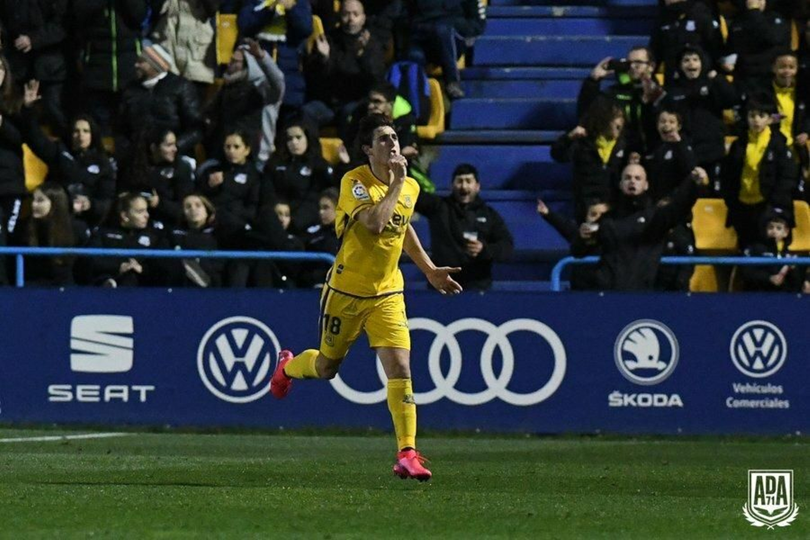 Álex Mula celebra un gol con el Alcorcón. Álex Mula celebra un gol con el Alcorcón.