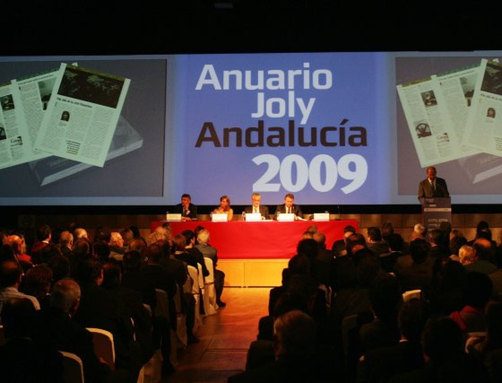Griñán pide una Andalucía optimista en la presentación del Anuario Joly