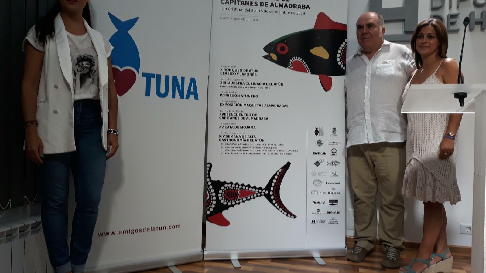Bella Canales, José Antonio López e Isabel Martínez, en la presentación.
