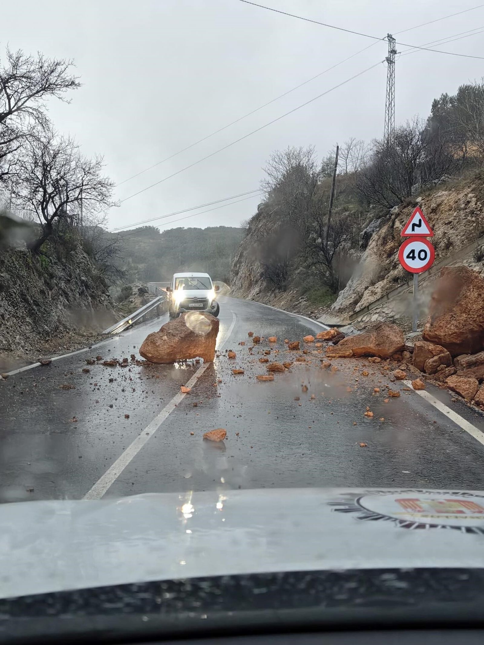 Viento, agua y destrozos: las imágenes de los efectos de la borrasca en la provincia de Granada