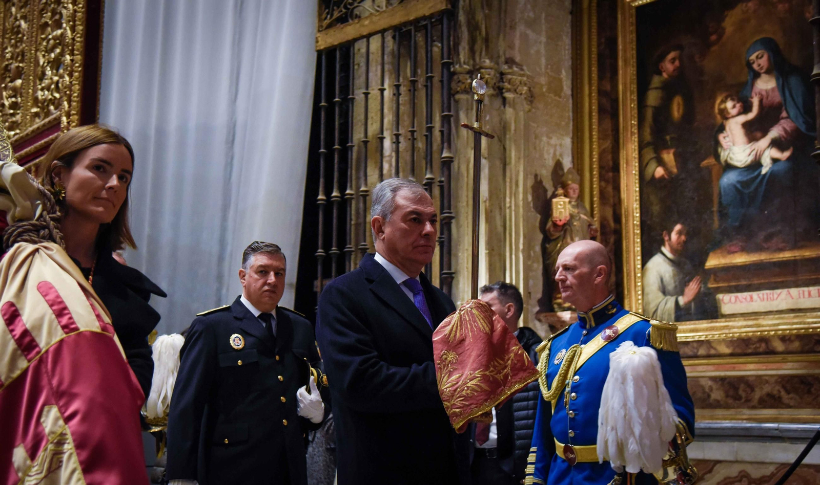 La espada de San Fernando, en la procesión de San Clemente
