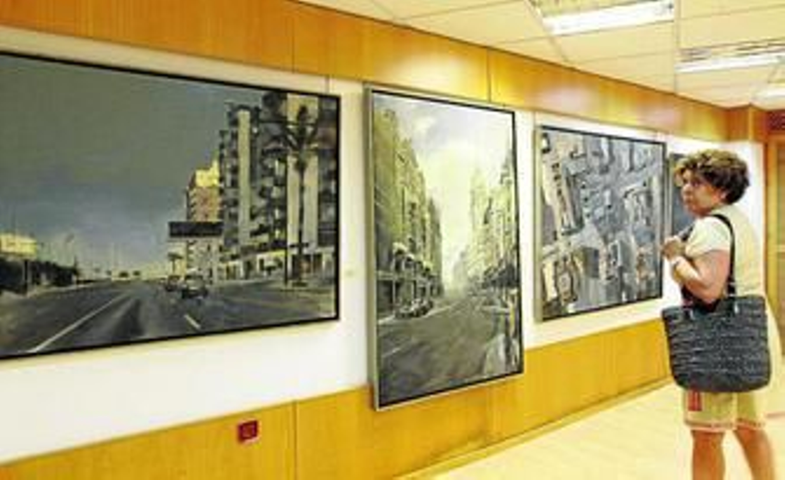 Algunas de las obras que se exponen estos días en el Centro Integral de la Mujer de Cádiz, en El Palillero.