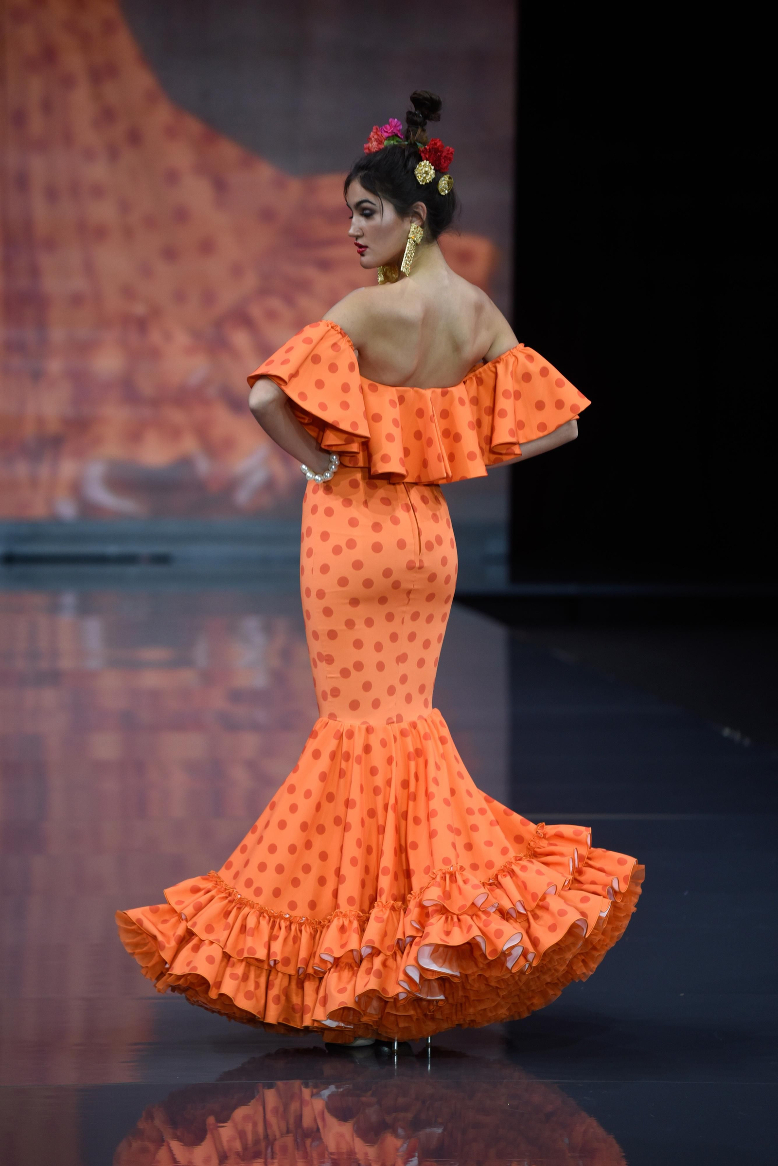 El desfile de Rosa Pedroche en SIMOF 2023, todas las fotos