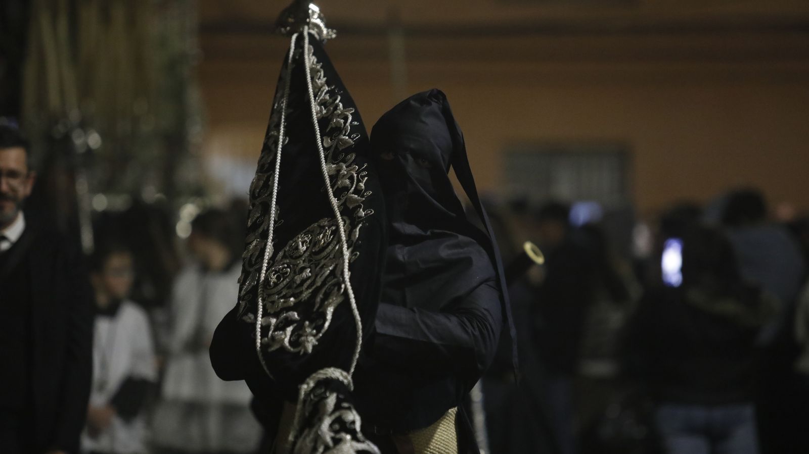 Fotos del Lunes Santo en La Línea: Cristo de la Esperanza y María Santísima de la Concepción (Silencio)