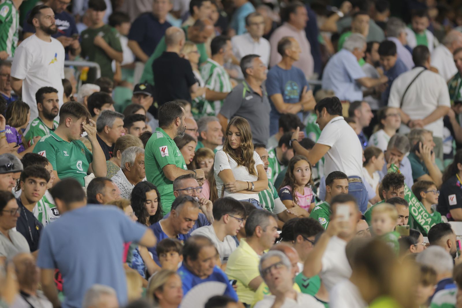 Búscate en las fotos del Betis-Valencia