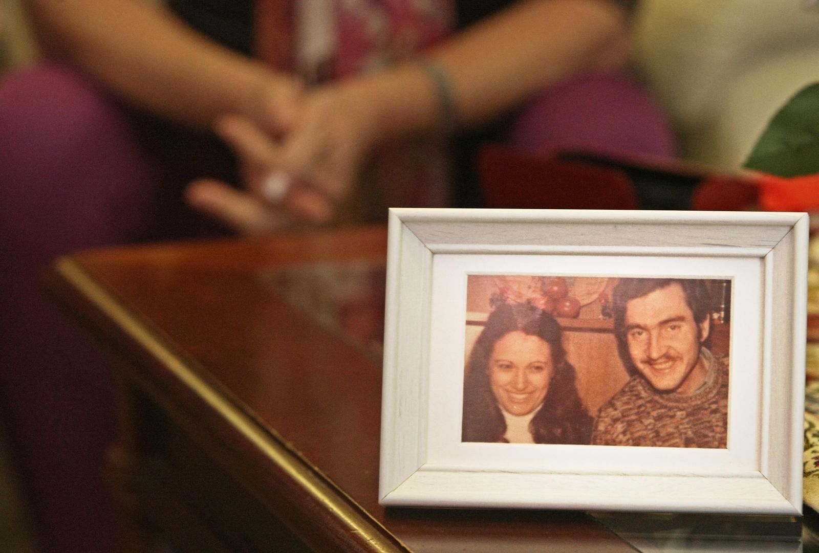 Un portarretrato con las imágenes de Hortensia González y Antonio Ramírez