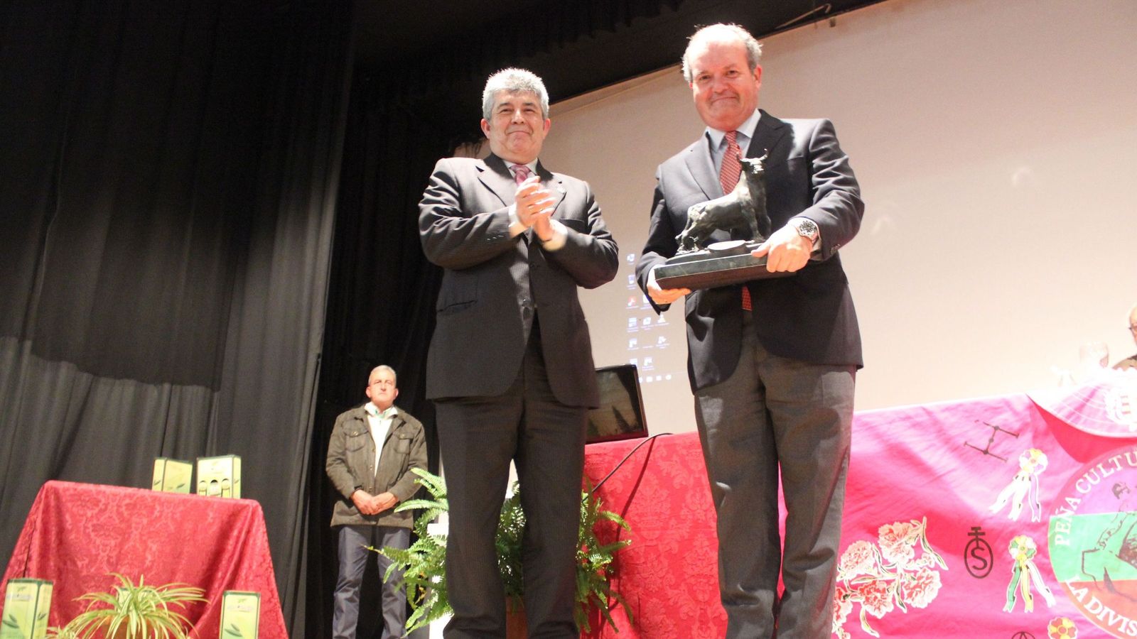 El ganadero Pablo del Río y Juan Esteban presidente de La Divisa