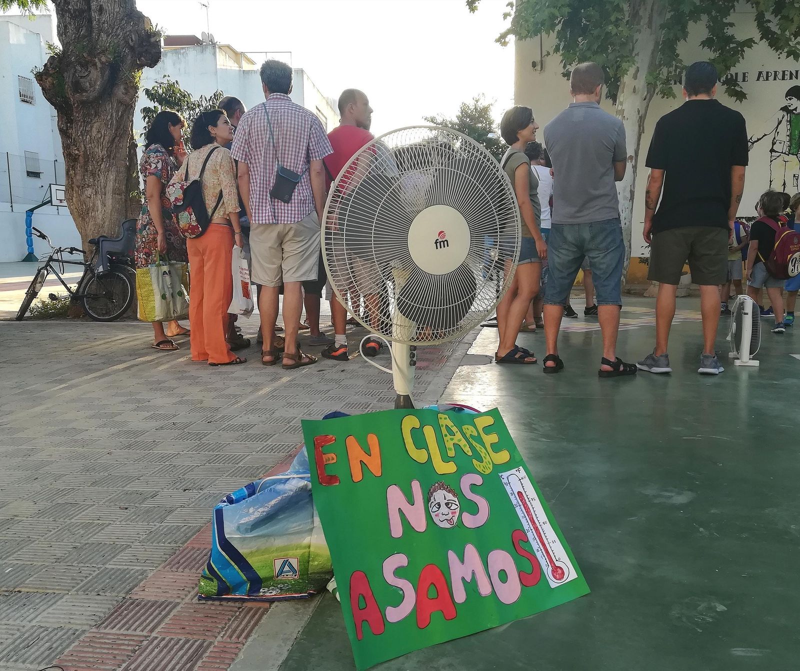 Una protesta en un colegio.