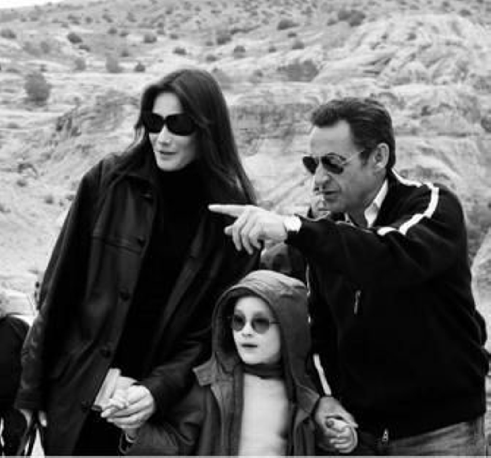 Sarkozy y Bruni planean su boda pese a las críticas Sarkozy y Bruni planean su boda pese a las críticas