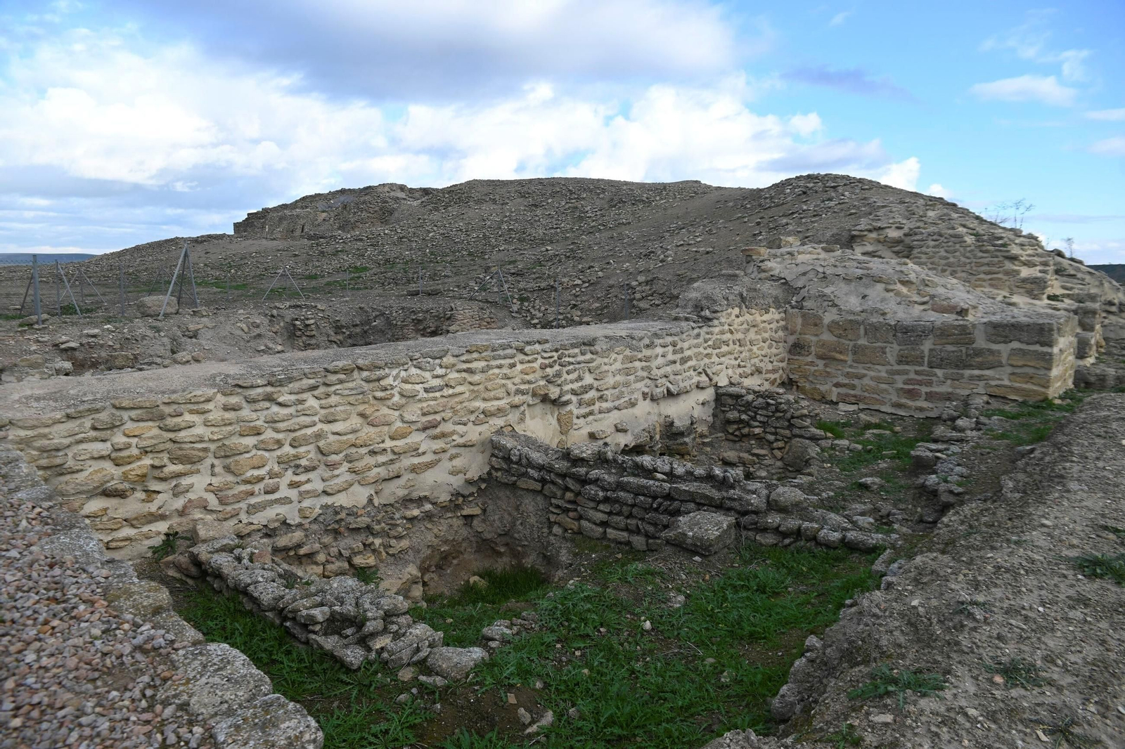 Una visita en imágenes al espectacular yacimiento de Ategua, en Córdoba