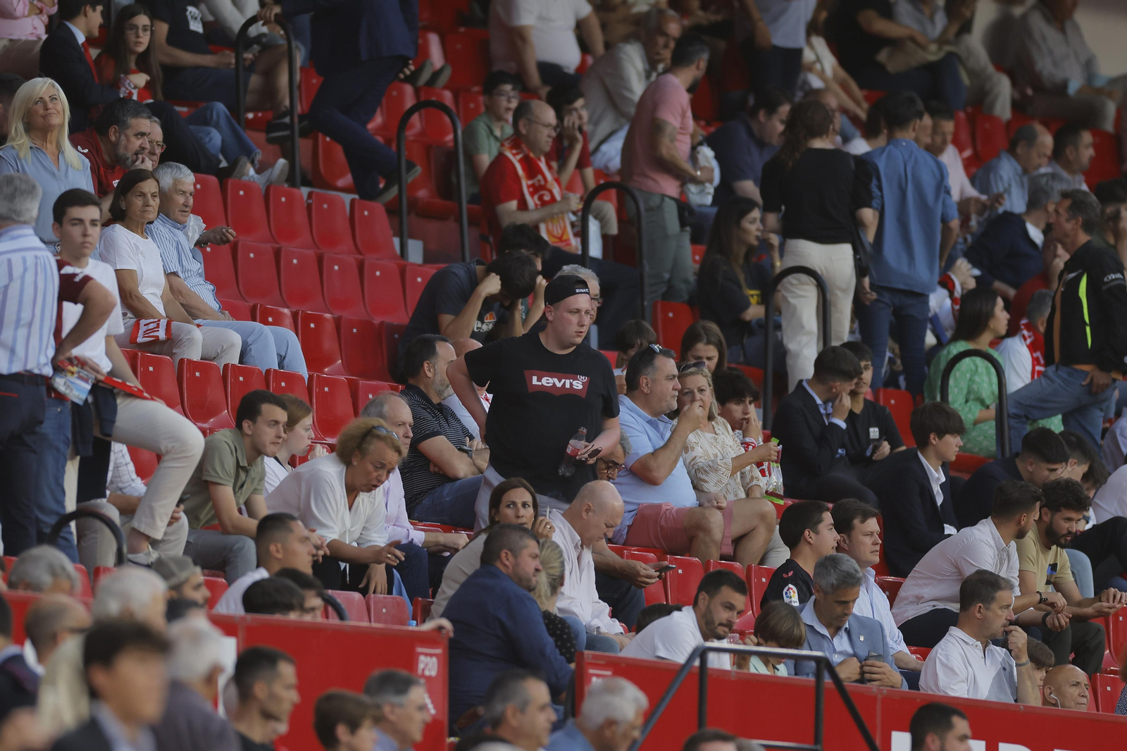 Búscate en las fotos del Sevilla -Villarreal