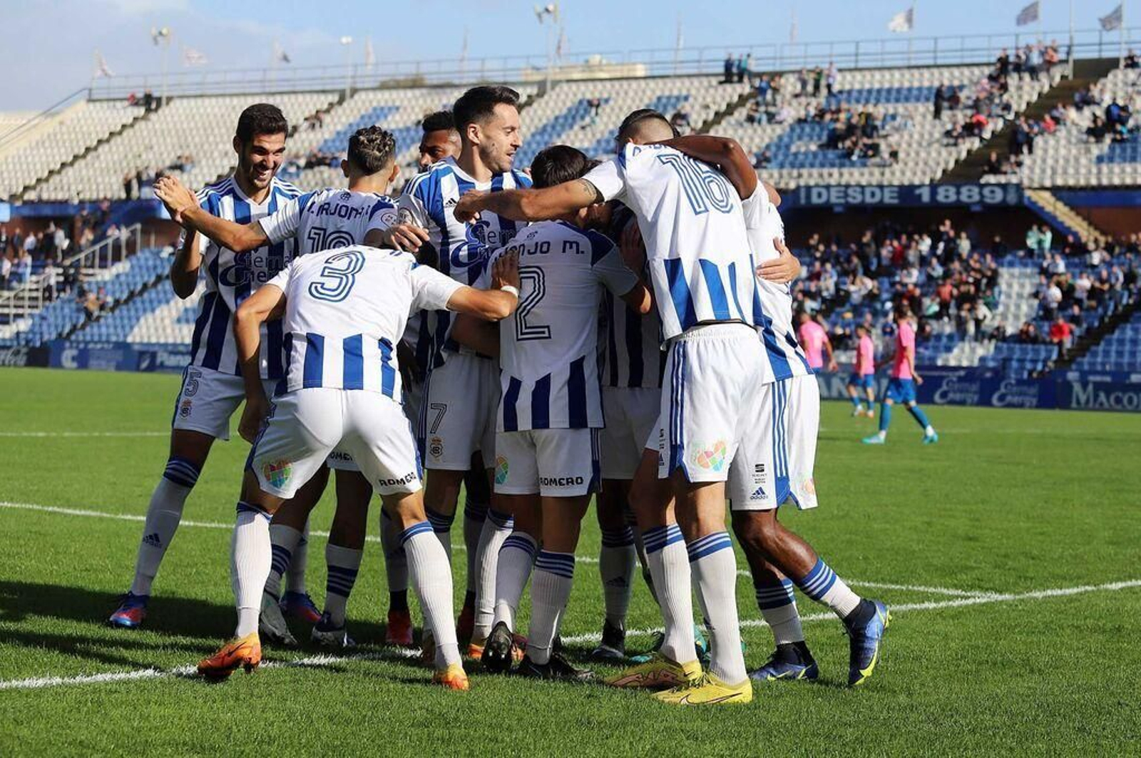 Los jugadores albiazules quieren un nuevo triunfo en el último partido del año.