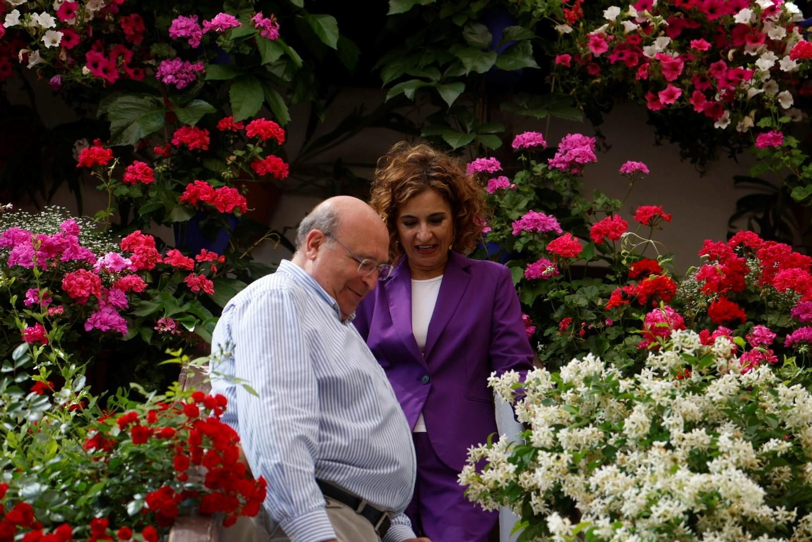 María Jesús Montero visita los patios de Córdoba