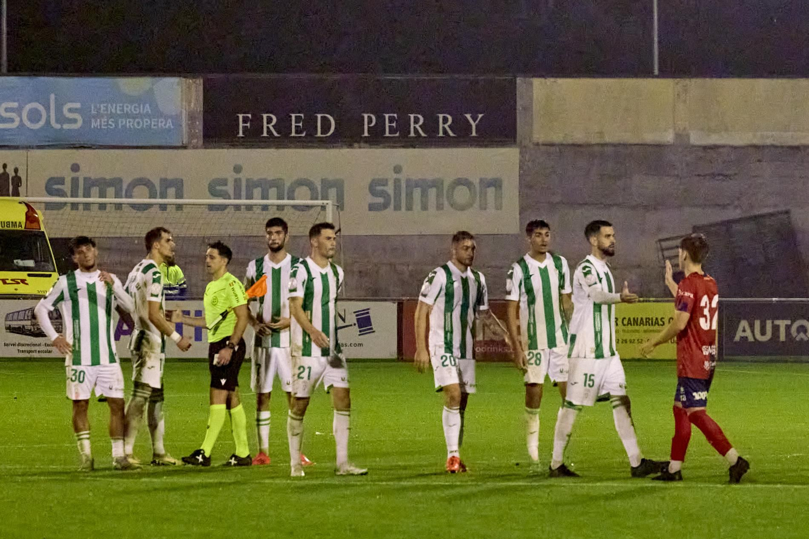 Las mejores fotos de la derrota del Córdoba CF en Olot en la Copa del Rey
