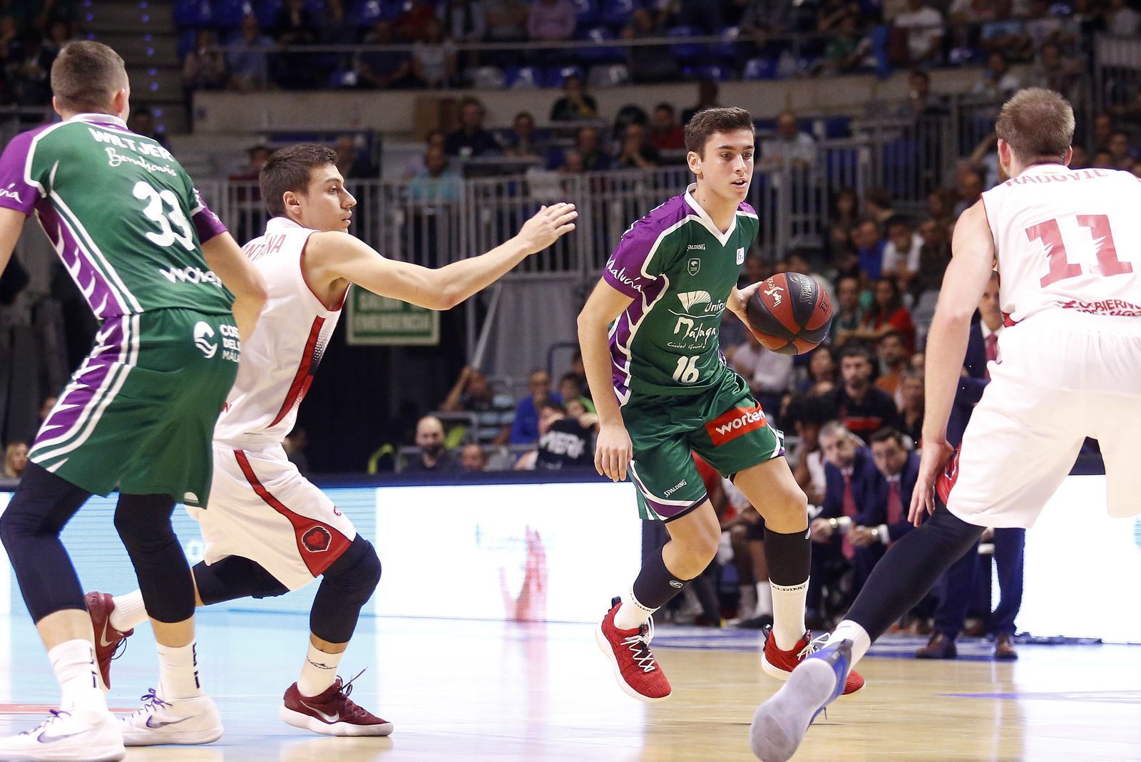 Las imágenes del Unicaja-Tecnyconta Zaragoza
