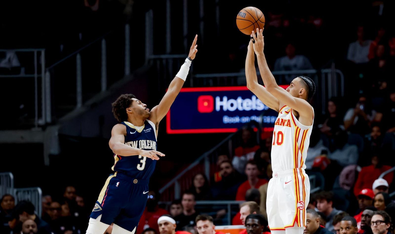 Risacher, ante los Pelicans.