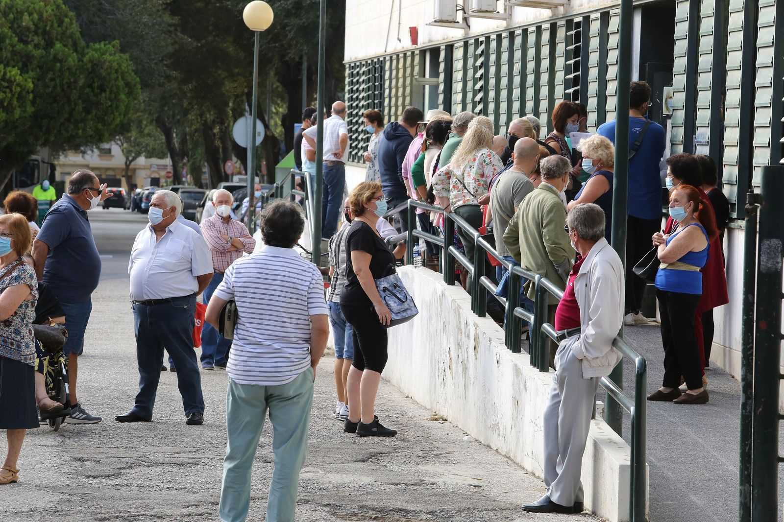Colas ante el Registro Civil de Jerez.