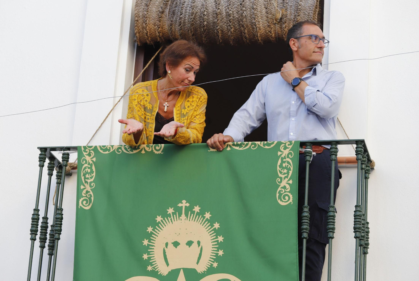 La Virgen del Rocío recorre las calles de Almonte hacia el Chaparral para el inicio del Camino de los Llanos