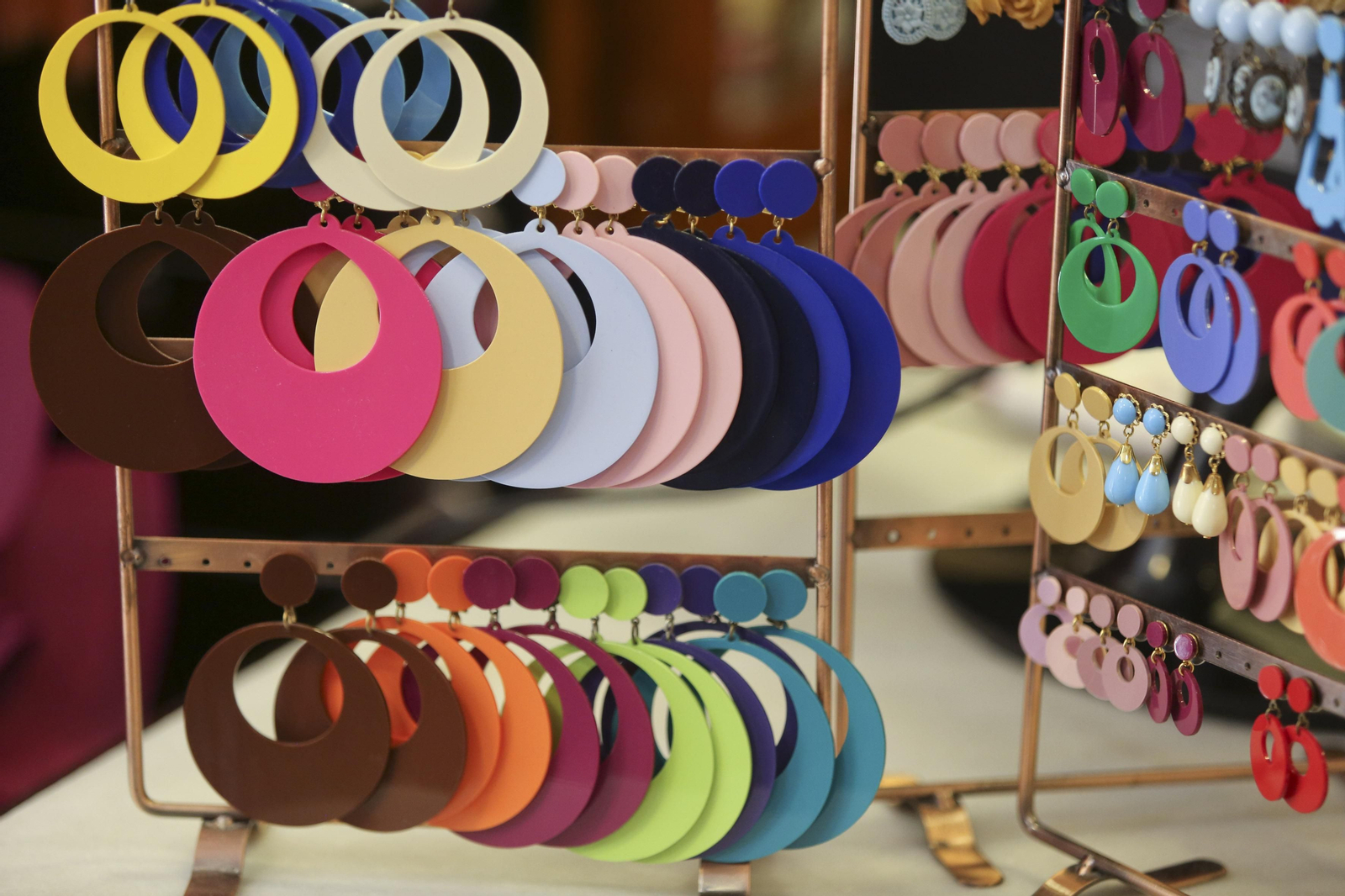 Las tendencias en trajes de flamenca para ir a la Feria de Málaga, en fotos