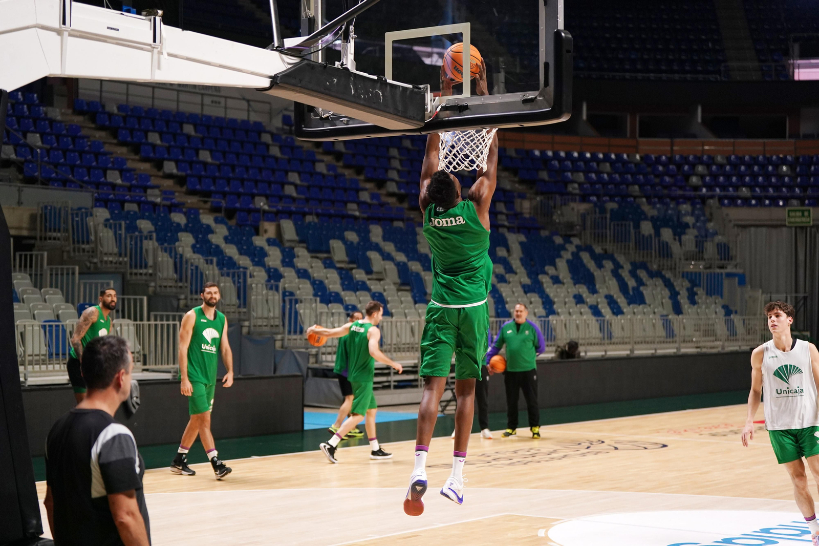 Guille del Pino, novedad para preparar el Unicaja-Tofas
