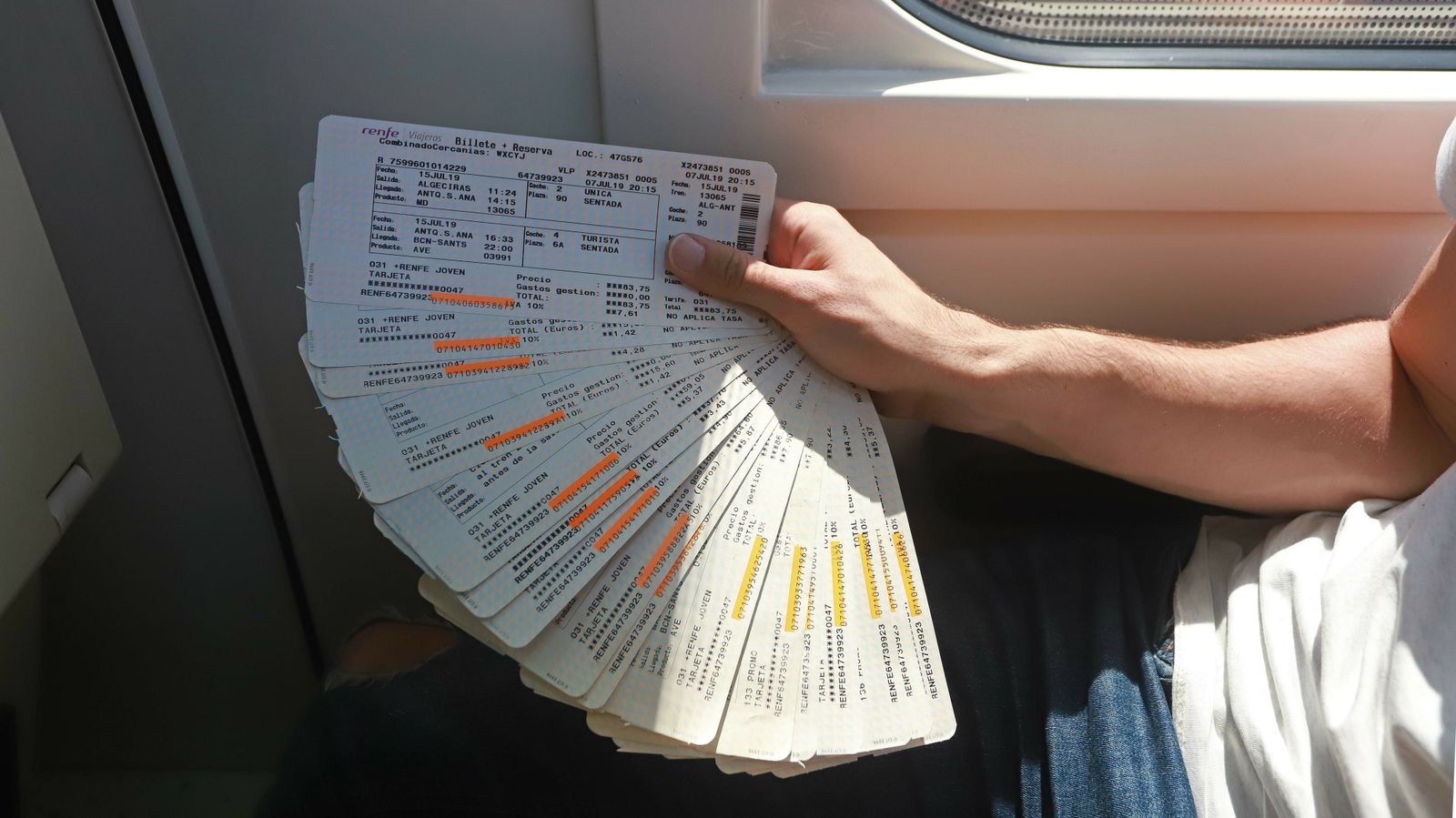 Las mejores fotos del viaje reivindicativo de los alcaldes a Ronda en tren