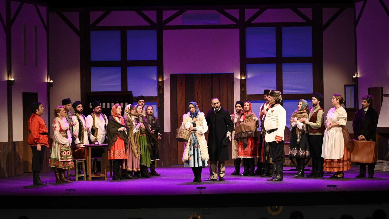 Escena del primer acto de 'Katiuska'