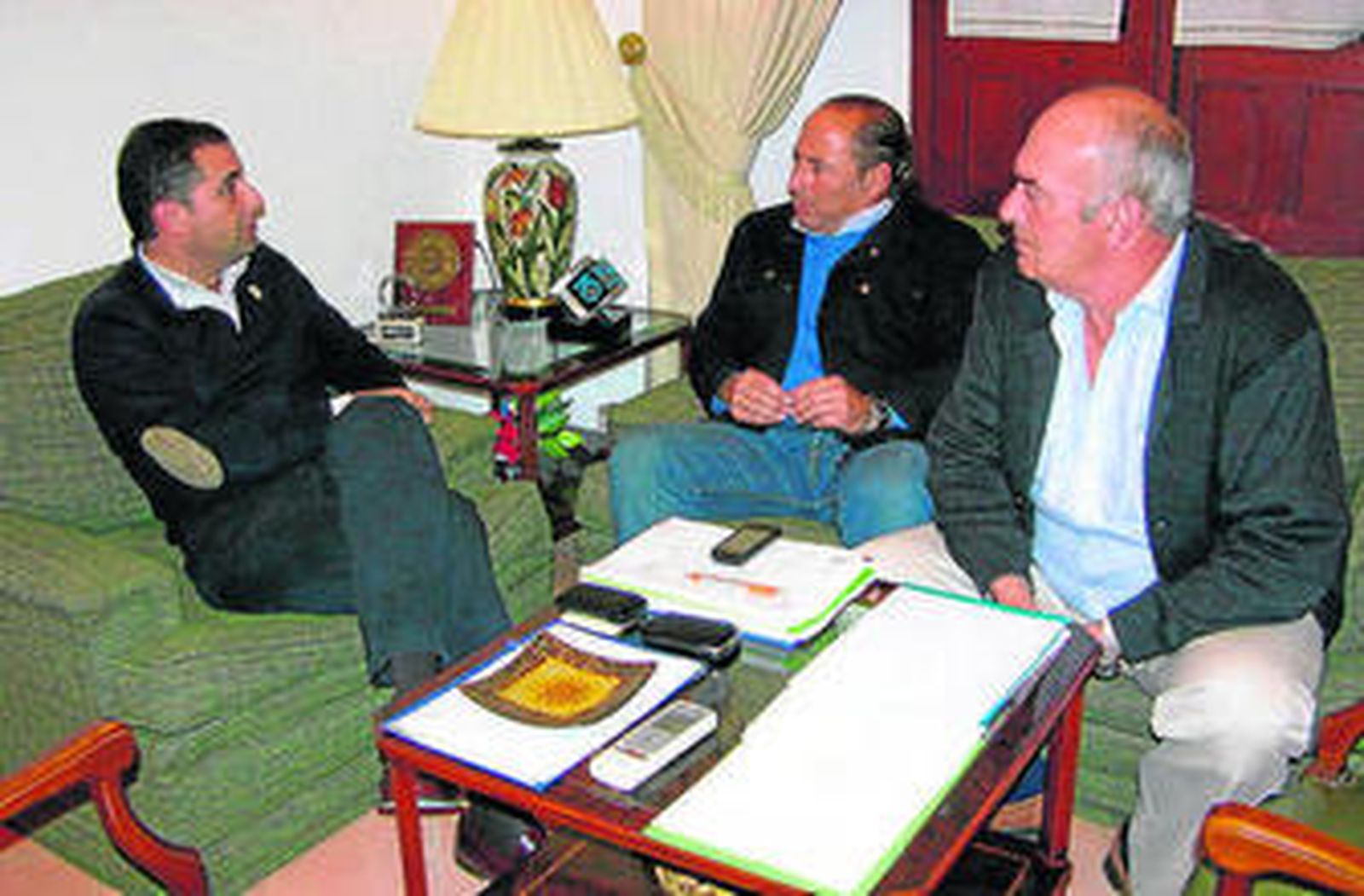 El alcalde, durante la reunión que mantuvo recientemente.