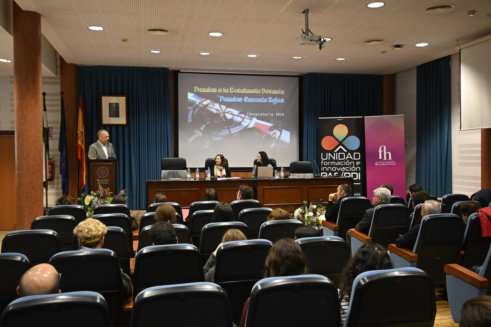 Premios a la Excelencia Docente 2024 y los Premios 'Gerardo Rojas' de Proyectos de Intercambio entre Empresas e Instituciones, en imágenes