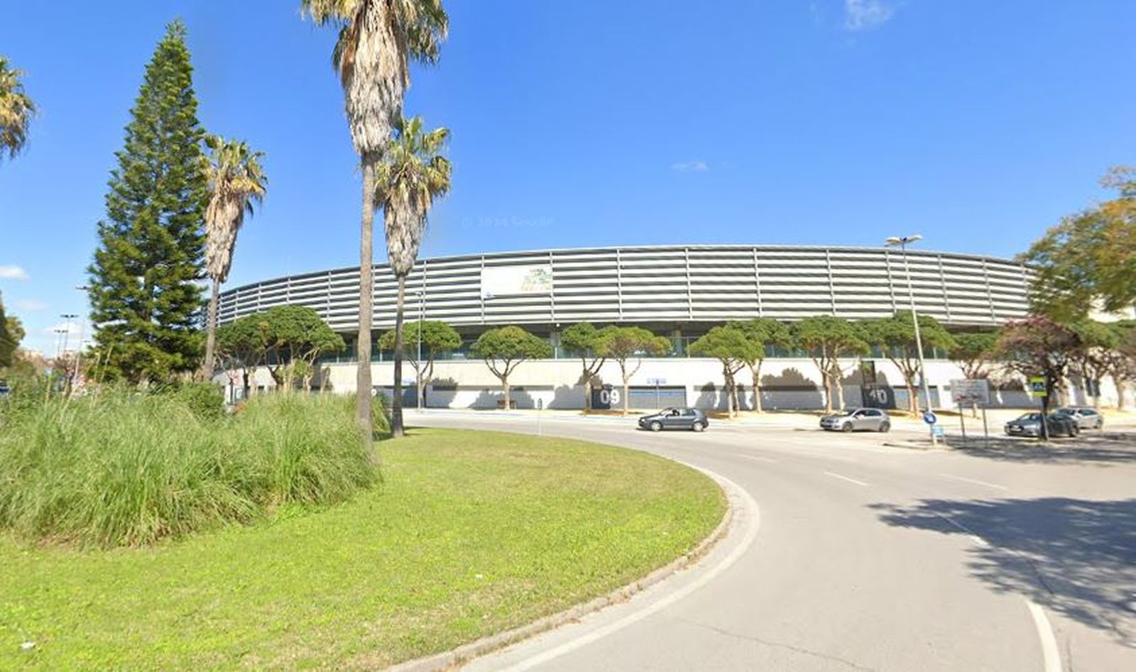 Rotonda Rafael Verdú, junto al estadio Chapín, en cuya zona ha tenido lugar el atropello.