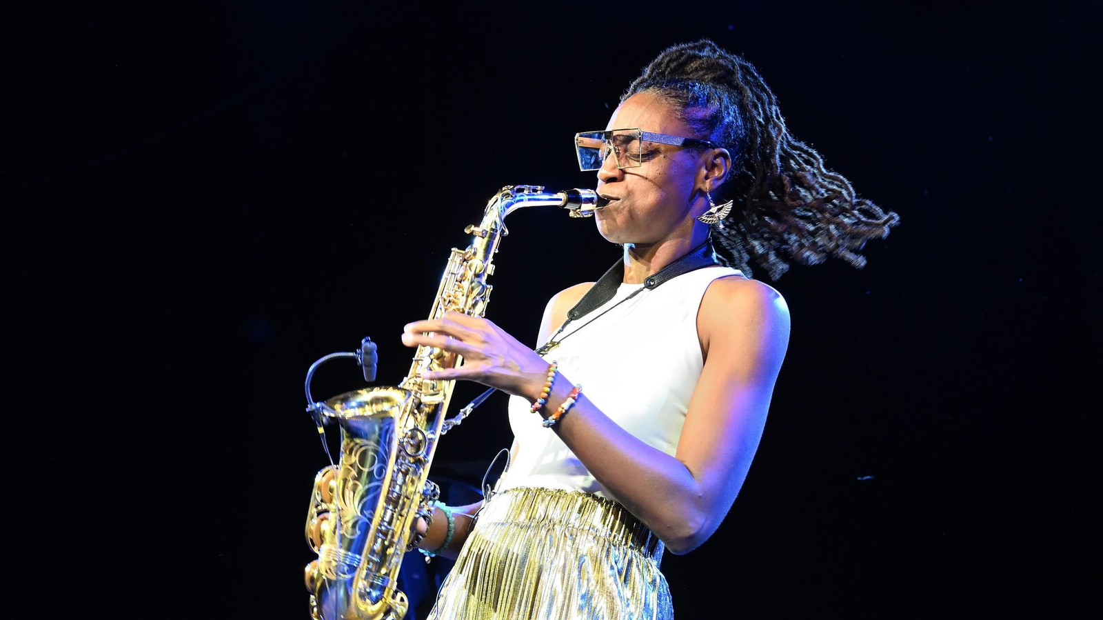 Lakecia Benjamin durante su actuación en Almuñécar