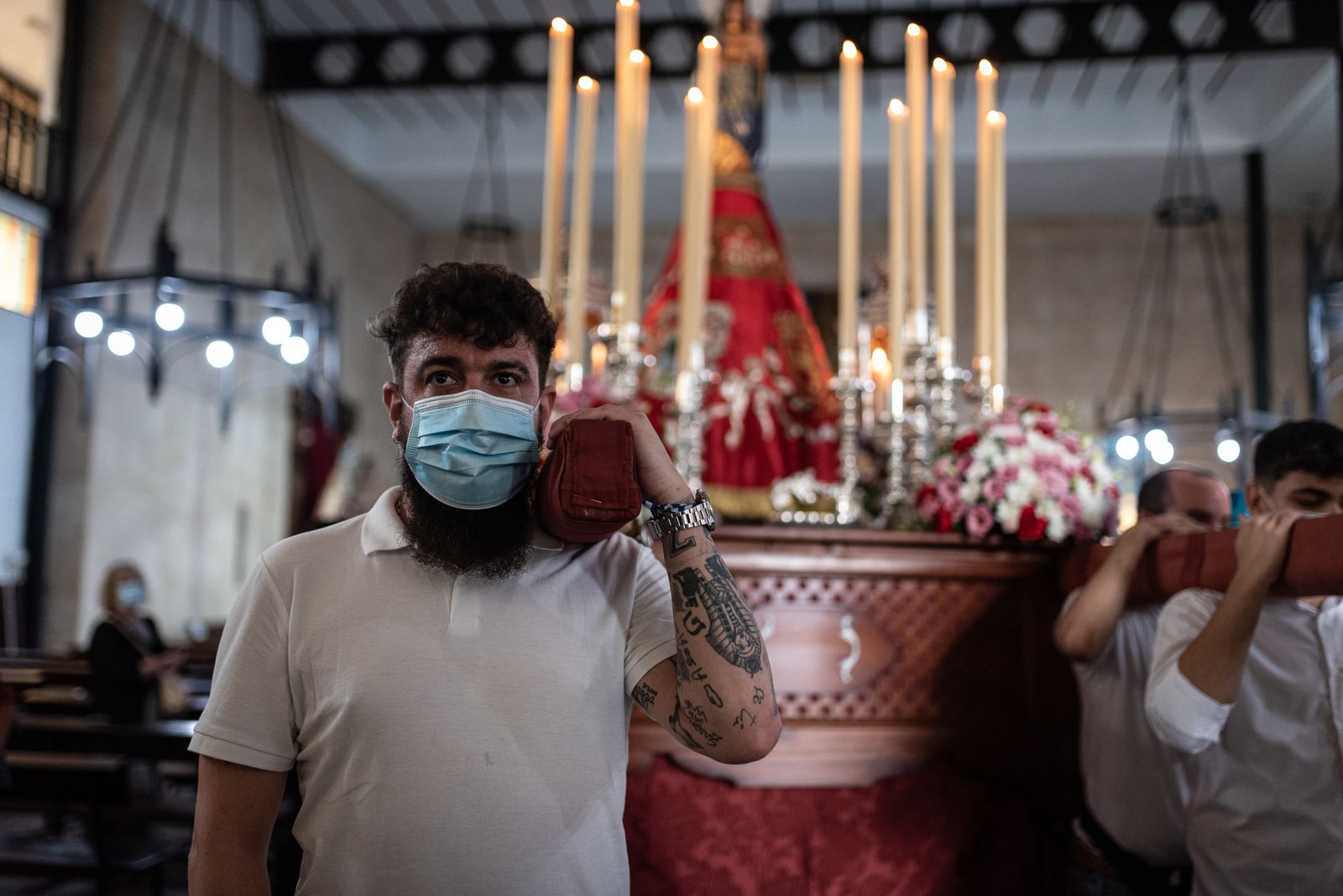 La procesión de la Virgen del Pilar por la Hispanidad en imágenes