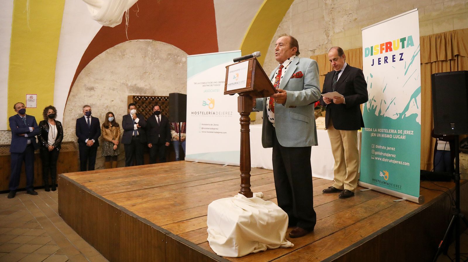 Emotivo y merecido homenaje a cuatro ilustres hosteleros