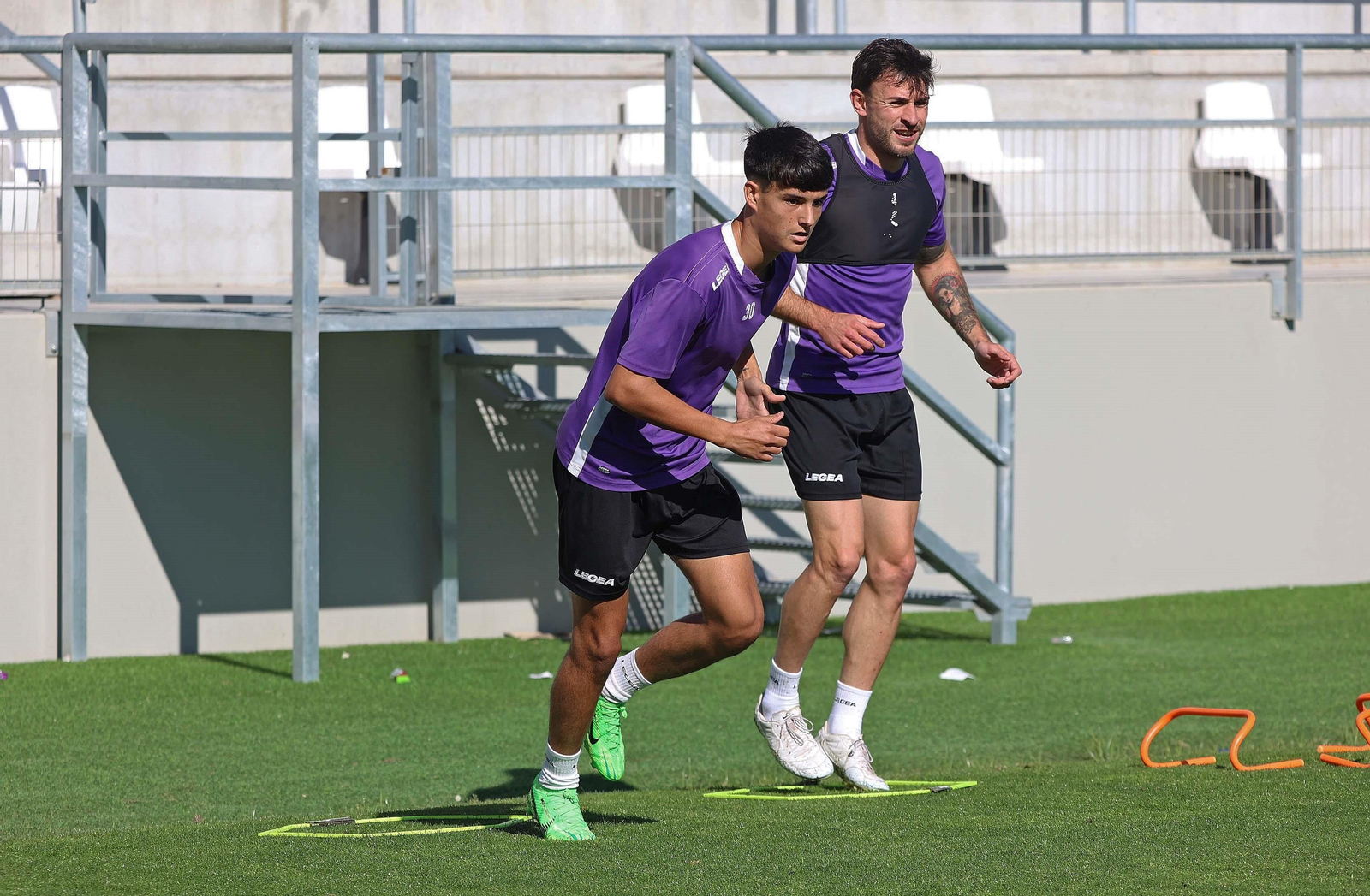Álex Cantera, junto a Rafa Ortiz, en un entrenamiento