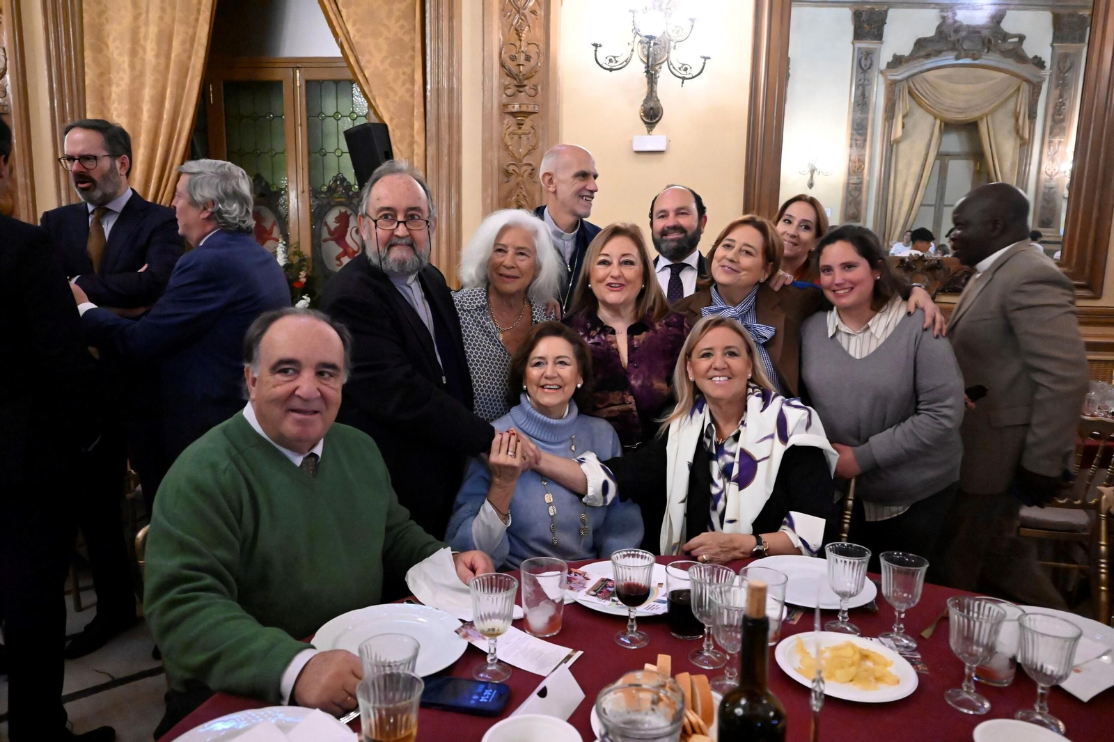 Las imágenes de la comida solidaria de la Fundación Bangassou en Córdoba