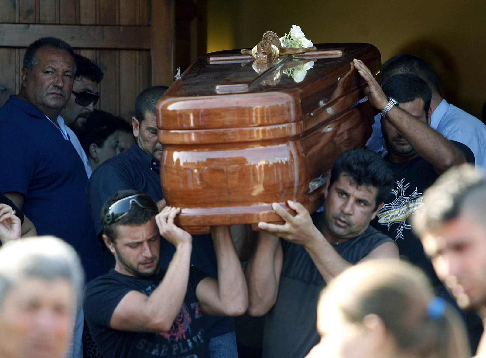 Entierro de uno de los fallecidos en el tiroteo de Palomares