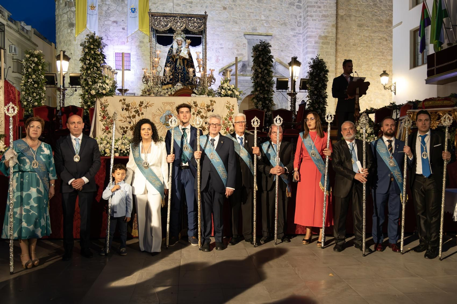 Santa Ana, patrona de Torredelcampo, recibe el bastón de mando como Alcaldesa Perpetua.