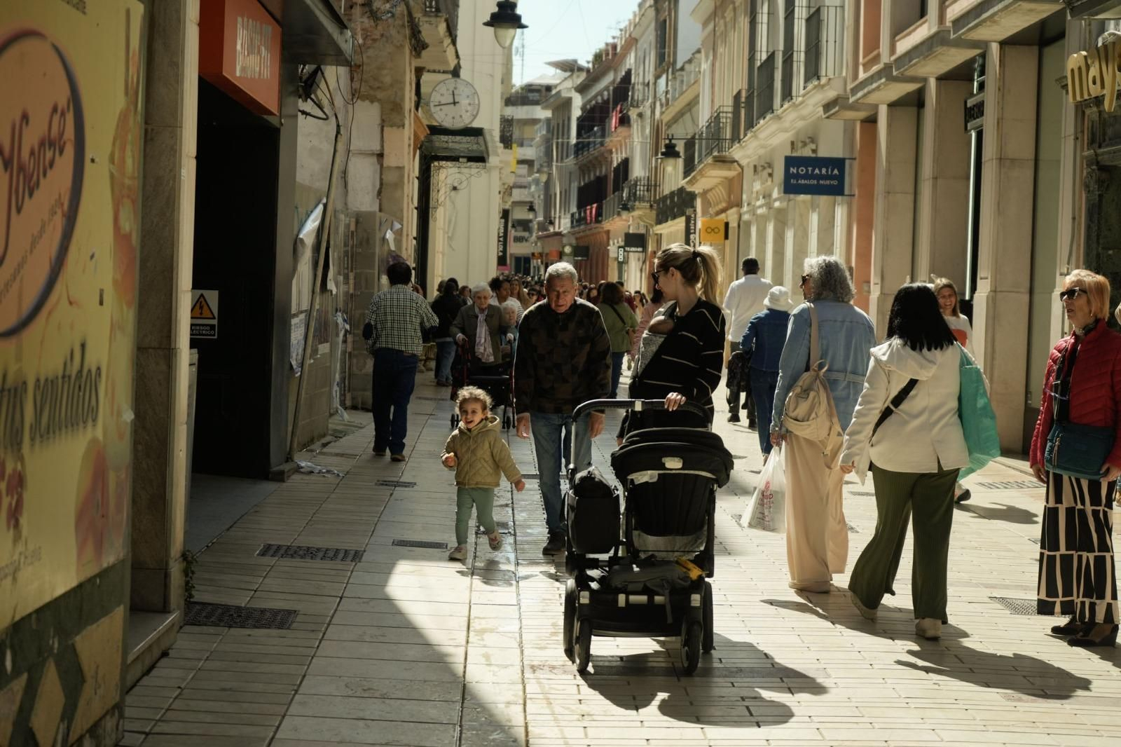 Imágenes del lunes 14 de abril en Huelva