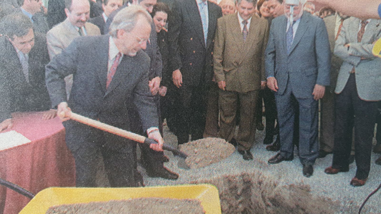 Manuel Pezzi, en la puesta de la primera piedra del  Campus de la Salud.