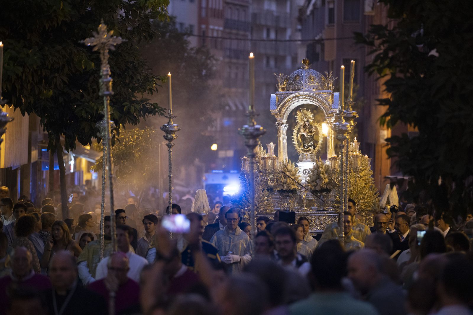 Imágenes de la procesión de la Virgen de la Cinta por el centro de la ciudad