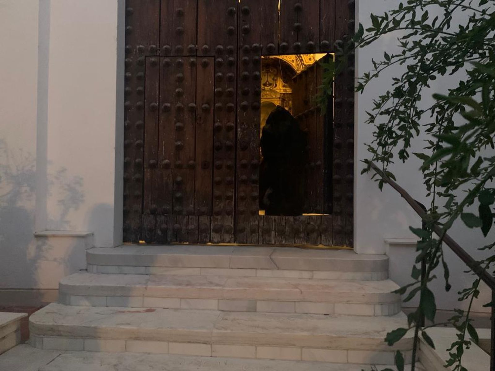 Escena de la ruta teatralizada de Engranajes Culturales en el convento de San José del Carmen.
