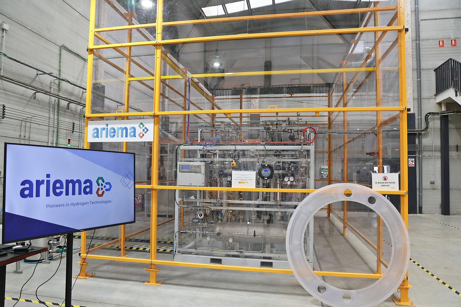 Imágenes de la visita de María Jesús Montero a la empresa Ariema Enerxía