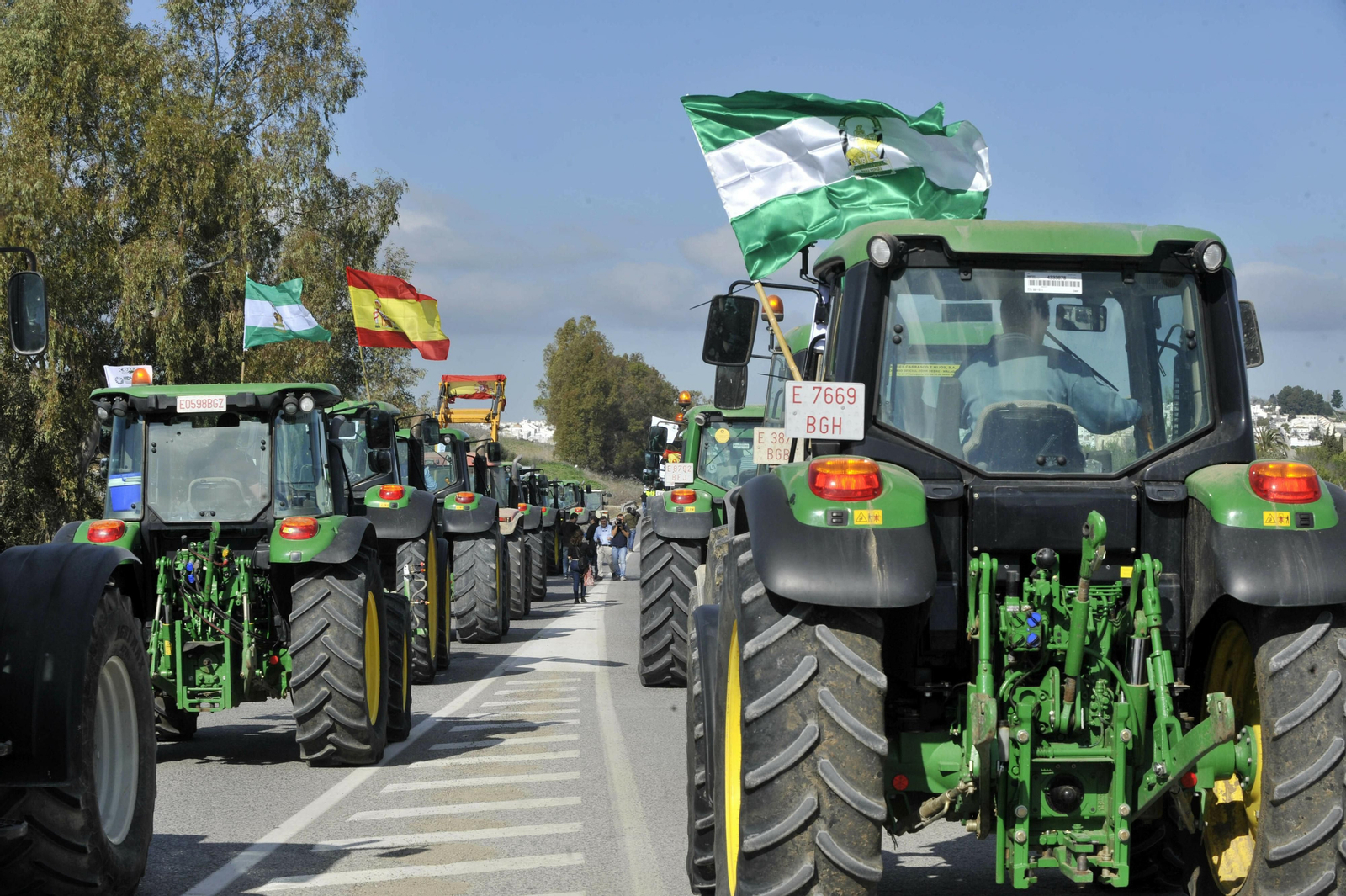 Imágenes de la tractorada reivindicativa en Villamartín
